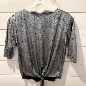 🩶 GLENSPORT by Pierre Bertrand – Silver Paisley Tie-Front Top Estimated Size S/M